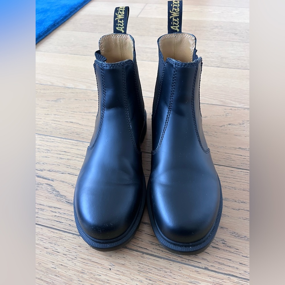 Dr Martens 2976 Leather Chelsea Boots